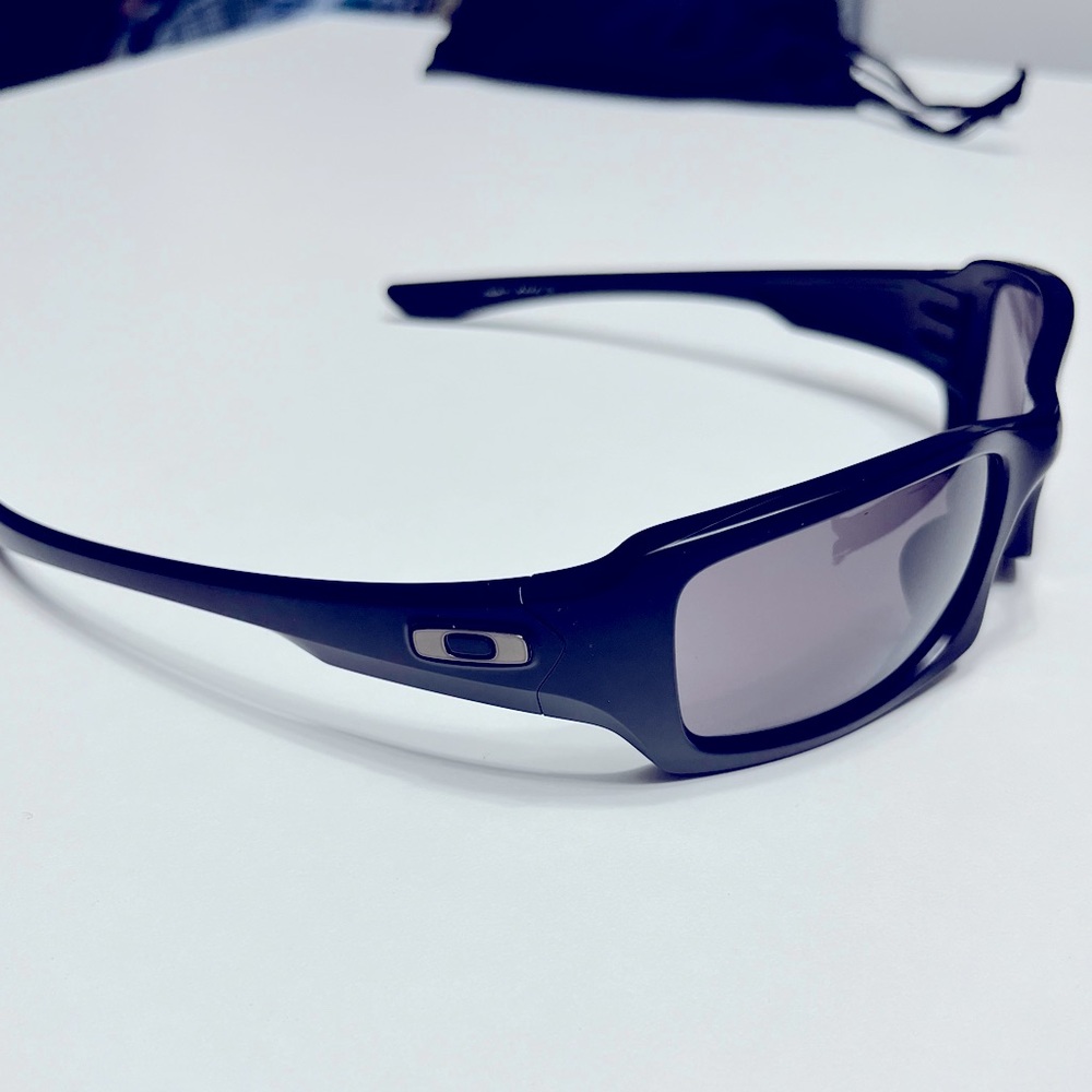 Oakley SI Fives Squared matte black with warm grey lenses - Picture 9 of 13